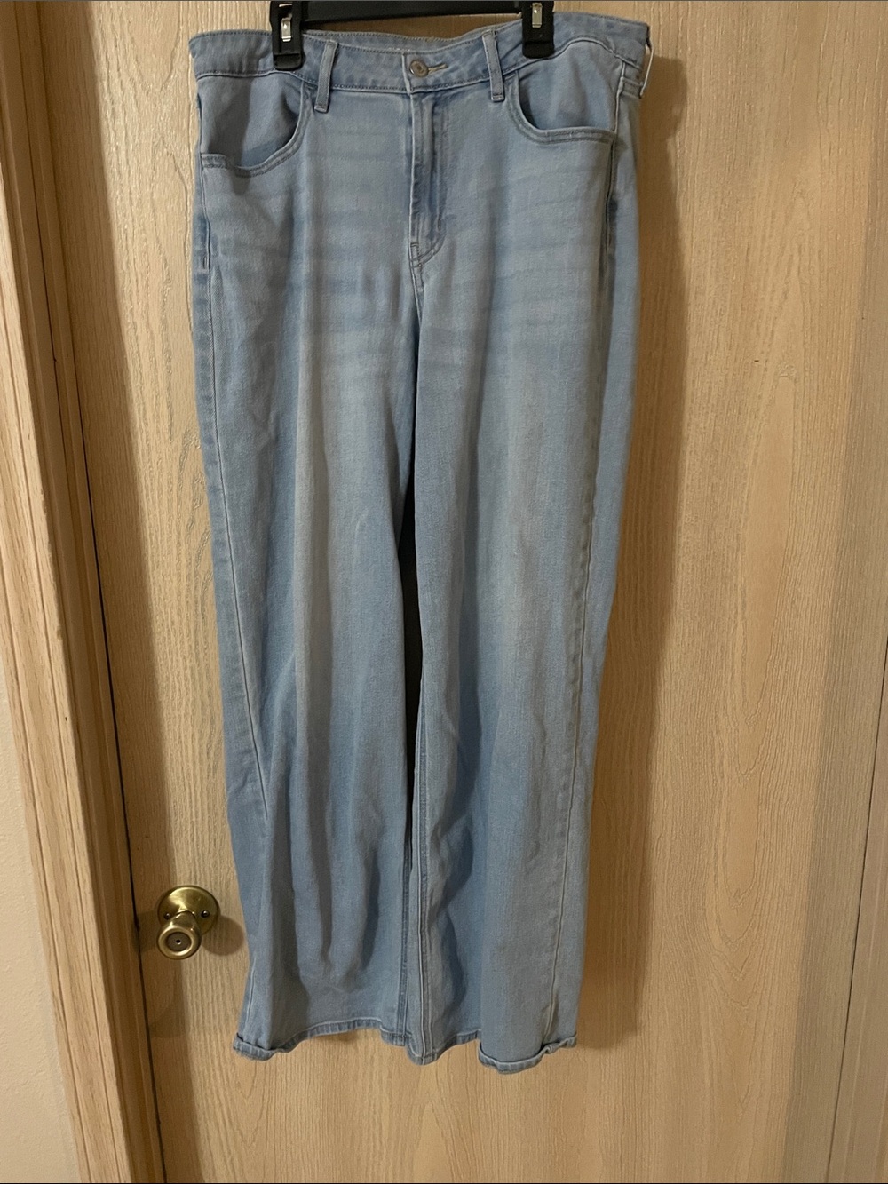 Old Navy Light Blue Wide-Leg Jeans — Mid-Rise Flare